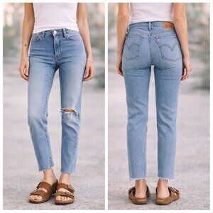 Levi’s Wedgie Straight Jeans Raw Hem Distressed Knee Light Wash Denim W25 L28